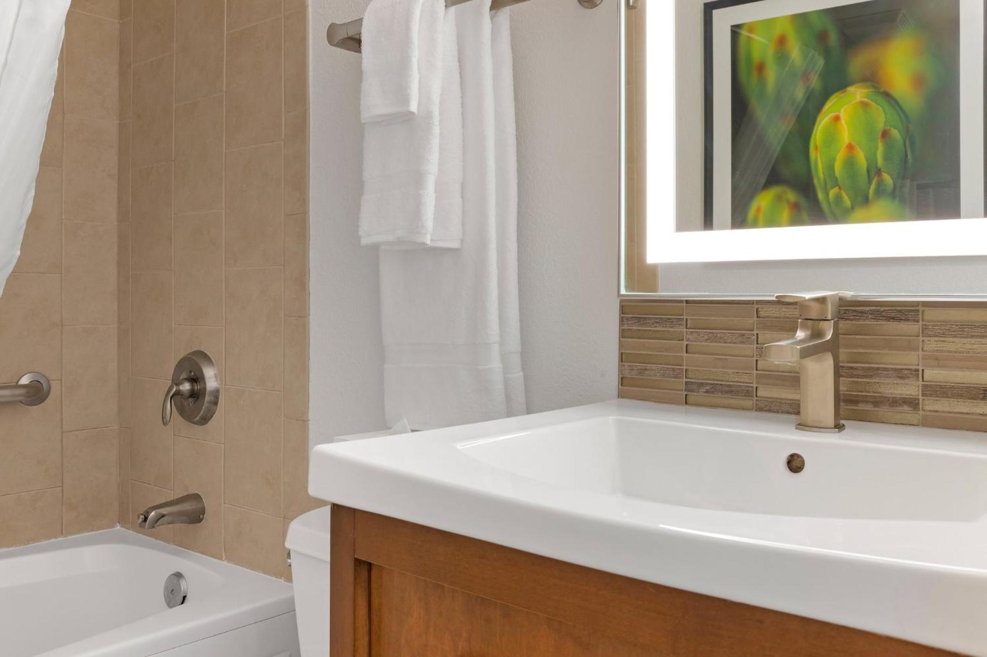 One-Bedroom Suite No Resort Fees